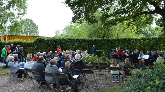 Efkes stille staon bie (vrijdag 22 juni 2018)